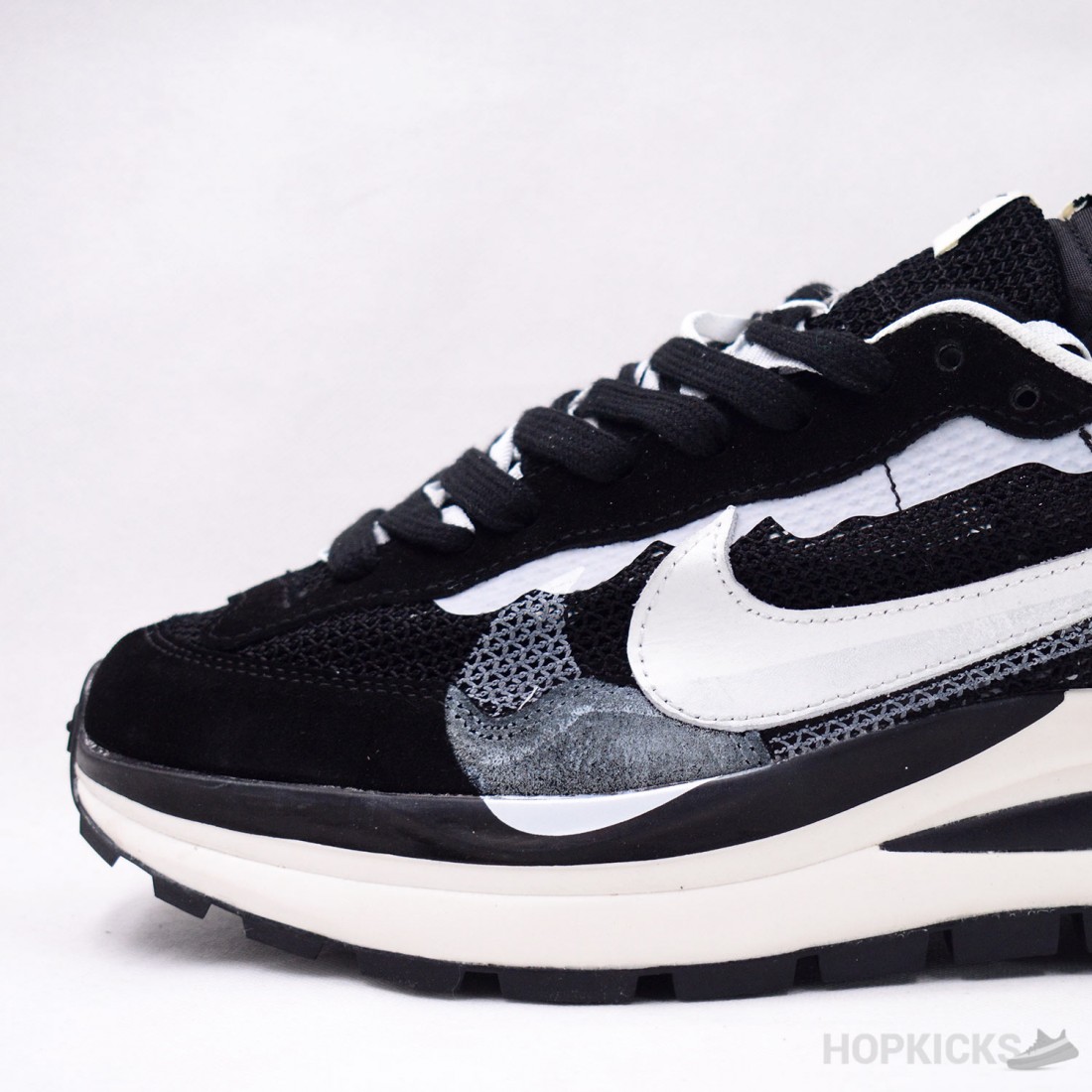sacai x vaporwaffle black white
